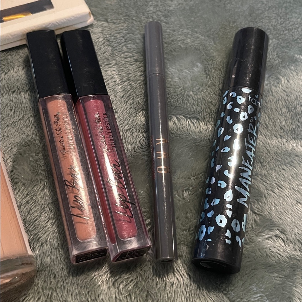 Makeup Bundle - Picture 3 of 6